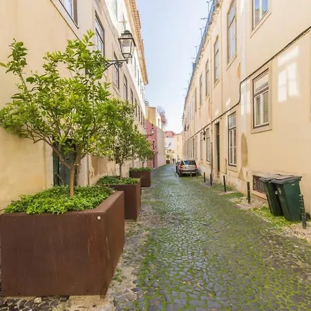 135 A - In Tranquil Flat Alfama Sé&castle * Lisbona