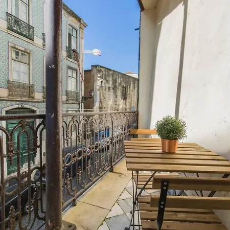 In Tranquil Flat In Alfama Near Se And Castle アパート リスボン