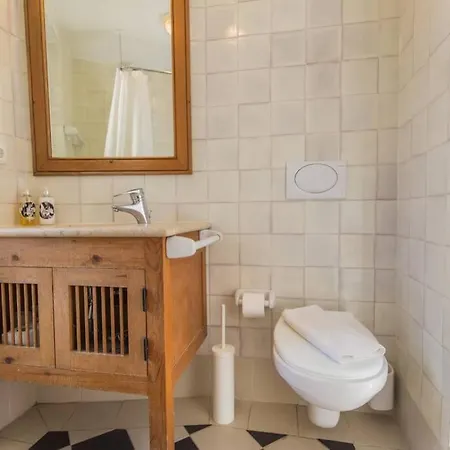 In Tranquil Flat In Alfama Near Se And Castle ליסבון