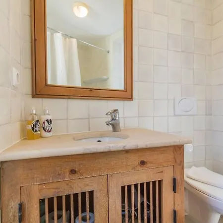 135 A - In Tranquil Flat In Alfama Near Se And Castle *
