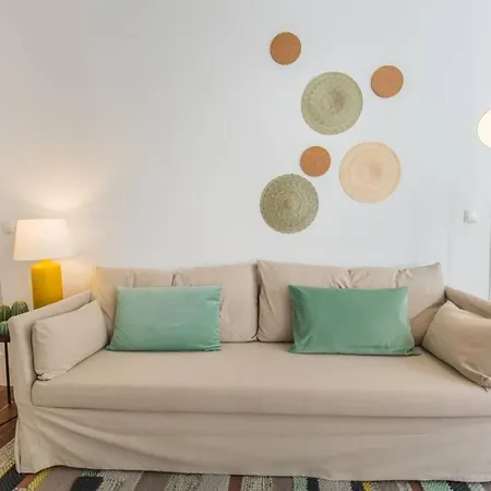 135 A - In Tranquil Flat In Alfama Near Se And Castle