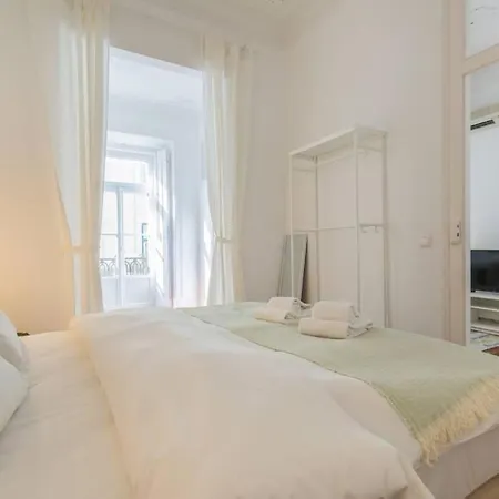 135 A - In Tranquil Flat In Alfama Near Se And Castle Lisboa