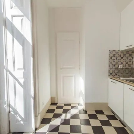 Apartment 135 A - In Tranquil Flat In Alfama Near Se And Castle Lisbon