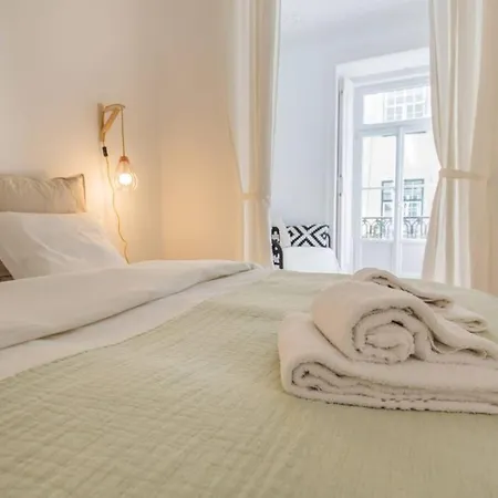135 A - In Tranquil Flat In Alfama Near Se And Castle Apartment *