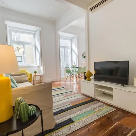 Apartment 135 A - In Tranquil Flat In Alfama Near Se And Castle Lisbon