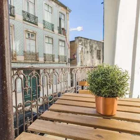 In Tranquil Flat In Alfama Near Se And Castle