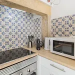 135 A - In Tranquil Flat In Alfama Near Se And Castle * Lisboa