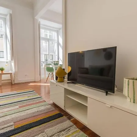 135 A - In Tranquil Flat In Alfama Near Se And Castle アパート リスボン