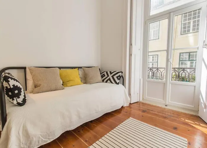 Διαμέρισμα 135 A - In Tranquil Flat In Alfama Near Se And Castle Lisboa